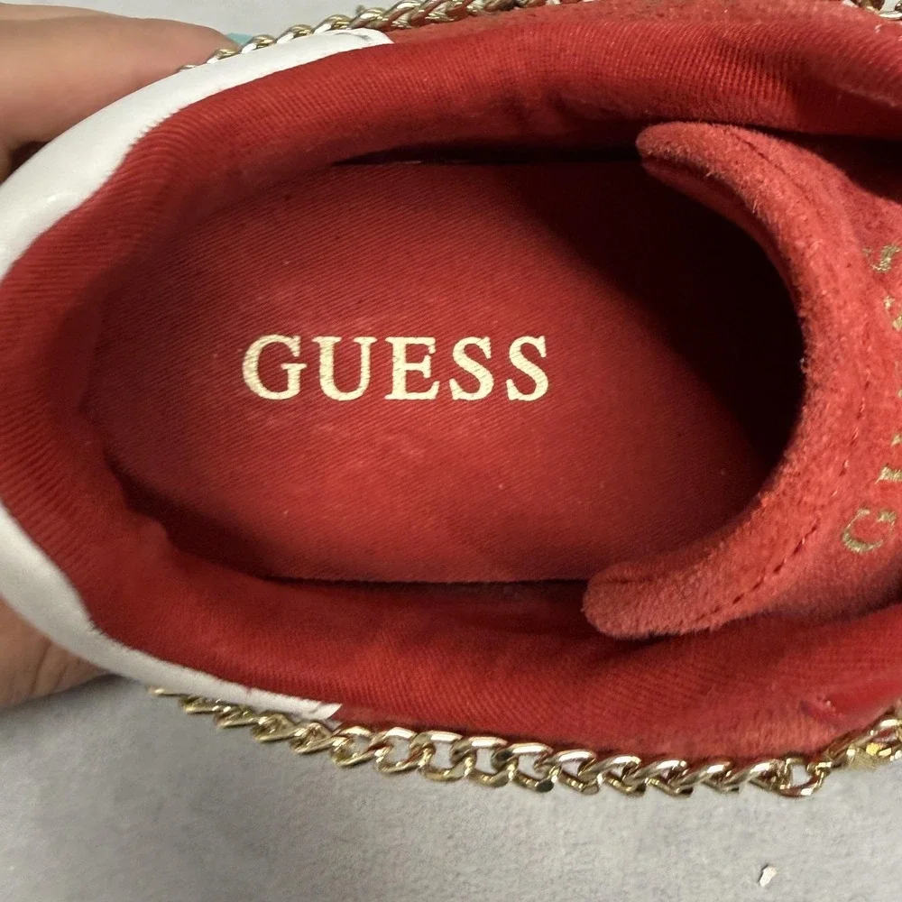 Guess Shoes Womens Size 10 Red Chain Charm Low Top‎ Casual Sneakers GWNA0K03